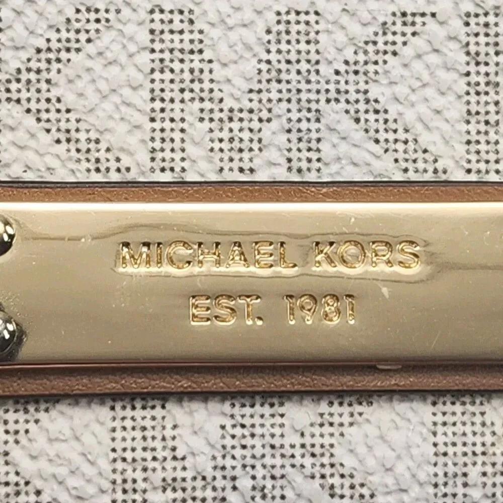 Michael Kors Wallet Beige Jet Set Bifold 4.75